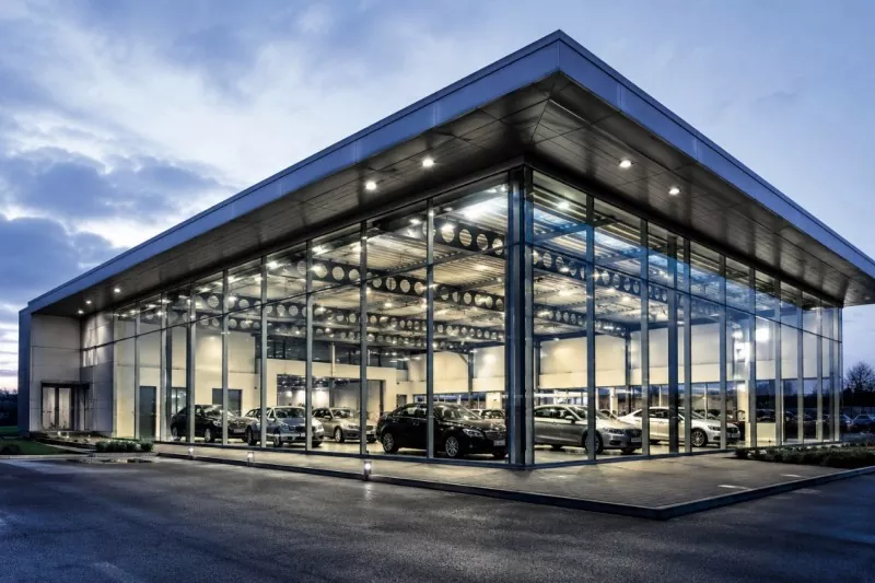 Cur magnae-Span Design Core Commodum Steel Frame Car Showroom Constructione?